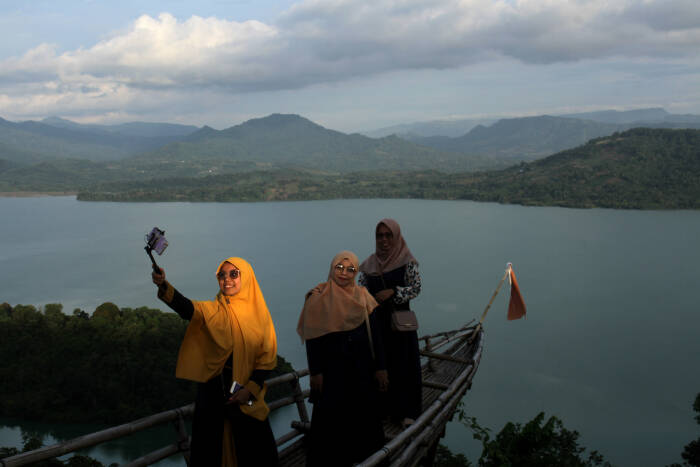 ANTARA FOTO/Arnas Padda objek wisata alam Bukit Bollangi di Kabupaten Gowa