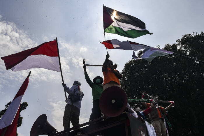 ANTARA FOTO/Muhammad Adimaja aksi solidaritas dukung Palestina
