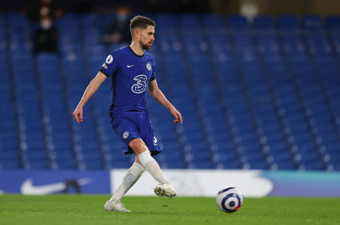 Pemain Chelsea Jorginho mencetak gol kedua mereka dari titik penalti (REUTERS/Catherine Ivill) Pemain Chelsea Jorginho mencetak gol kedua mereka dari titik penalti