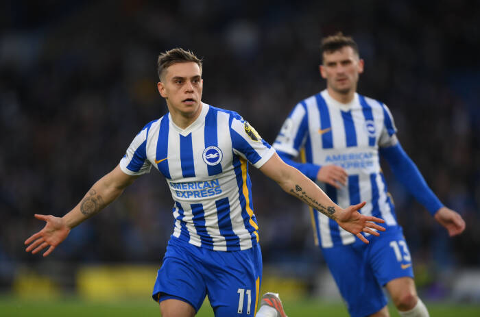 Leandro Trossard dari Brighton & Hove Albion merayakan dengan mencetak gol pertama mereka (REUTERS/Mike Hewitt) Leandro Trossard dari Brighton & Hove Albion merayakan dengan mencetak gol pertama mereka