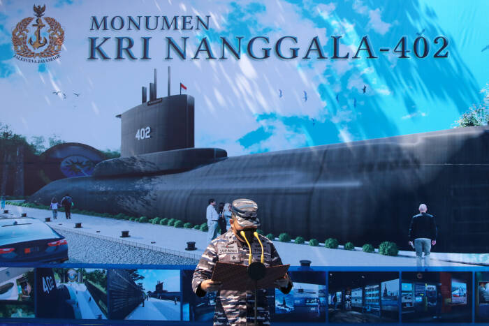 Kepala Dinas Sejarah TNI Angkatan Laut Laksamana Pertama TNI Supardi memberi sambutan (ANTARA FOTO/Didik Suhartono) Kepala Dinas Sejarah TNI Angkatan Laut Laksamana Pertama TNI Supardi memberi sambutan