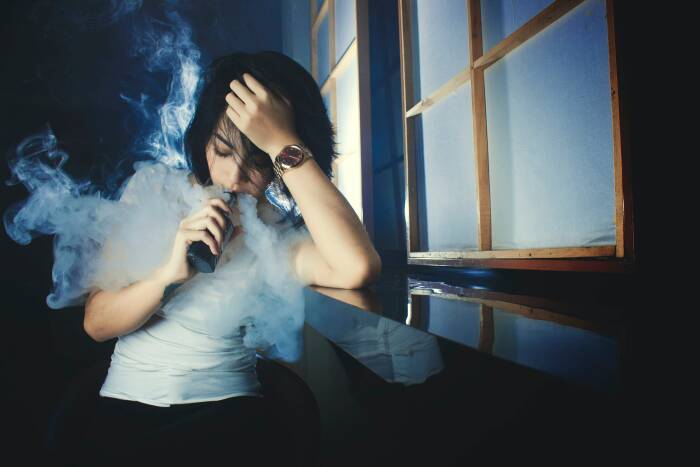 Vape berbahaya bagi ibu hamil (photo/pexels/@dede-avez-2989746) vape berbahaya