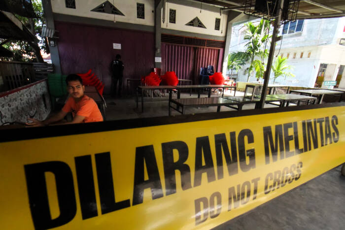 ANTARA FOTO/Rahmad PENYEGELAN CAFE PELANGGAR PROKES COVID-19