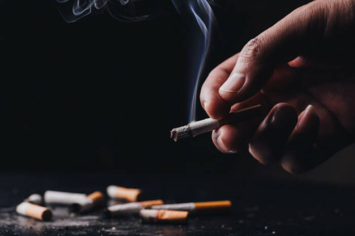 Hindari rokok dan alkohol adalah cara memiliki daya tahan tubuh yang baik (photo/freepik/chayanuphol) cara memiliki daya tahan tubuh yang baik