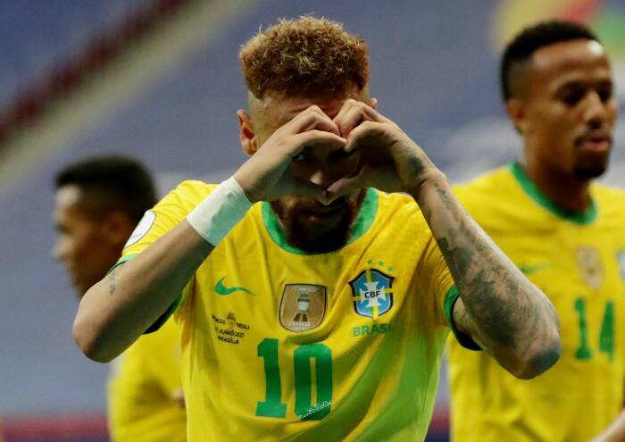 Neymar melakukan selebrasi dengan mencetak gol kedua mereka (REUTERS/Henry Romero) Neymar melakukan selebrasi dengan mencetak gol kedua mereka