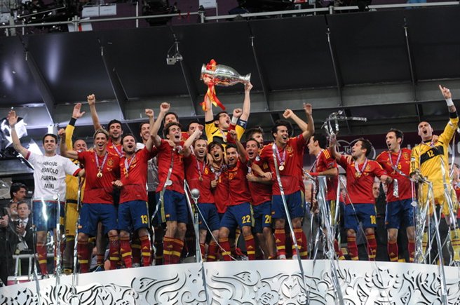 Spanyol menjadi juara Kejuaraan Eropa UEFA 2012 di Ukraina, mengalahkan Italia dengan skor 4-0.