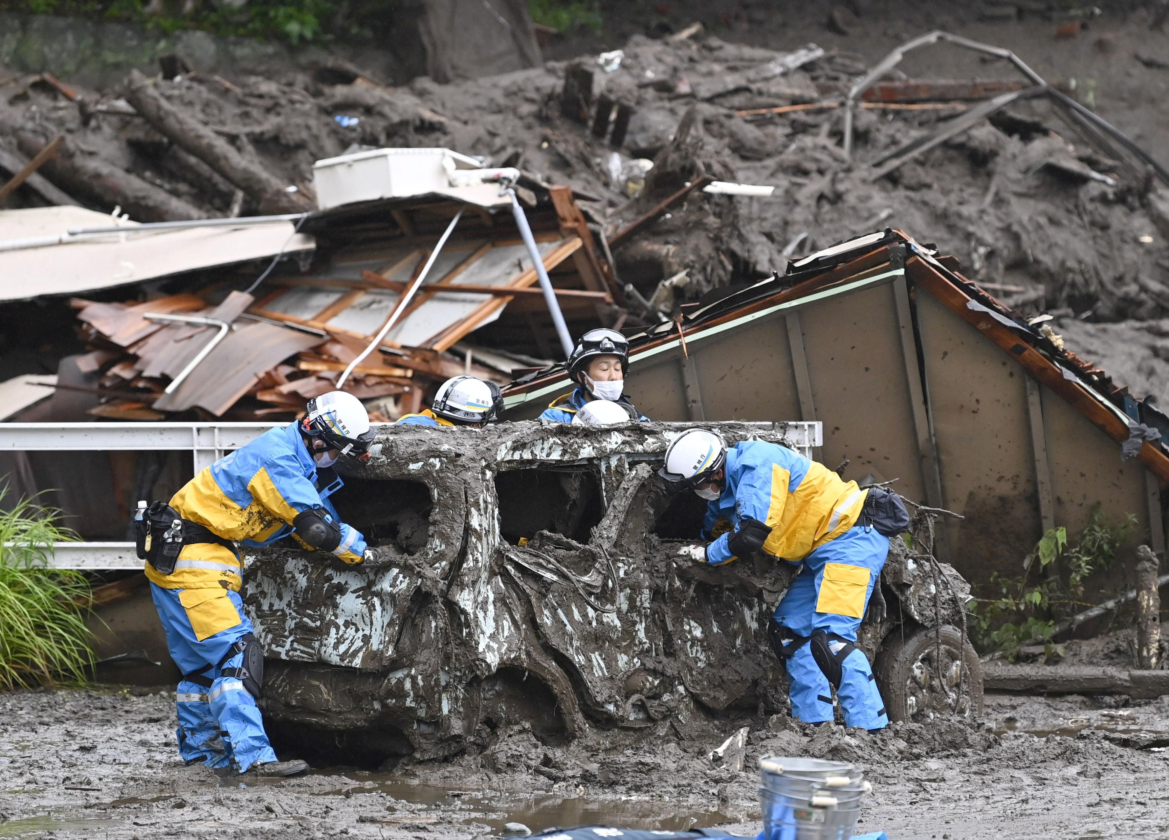 Longsor di Jepang. (photo/REUTERS/KYODO) Longsor di Jepang