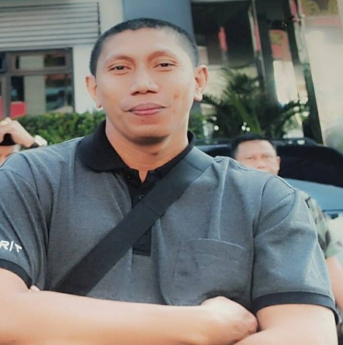 Mardani Hamdan, oknum Satpol PP Gowa yang menganiaya pasutri pemilik warkop saat razia PPKM. (Facebook) ist