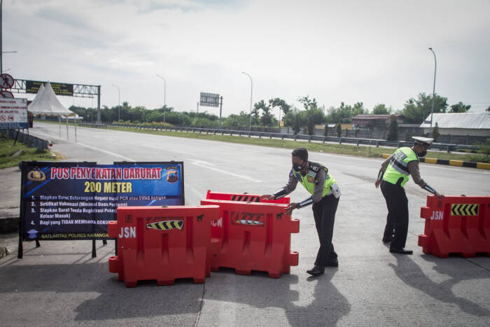 ANTARA FOTO/Mohammad Ayudha PENUTUPAN GERBANG TOL DI JAWA TENGAH
