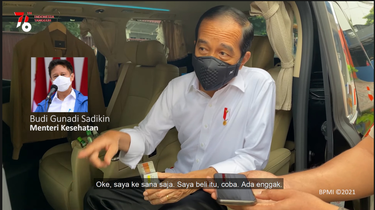 Cuplikan video Presiden Jokowi Telepon Menkes Budi di Mobil. (photo/Youtube) Cuplikan video Presiden Jokowi Telepon Menkes Budi di Mobil. (photo/Youtube)