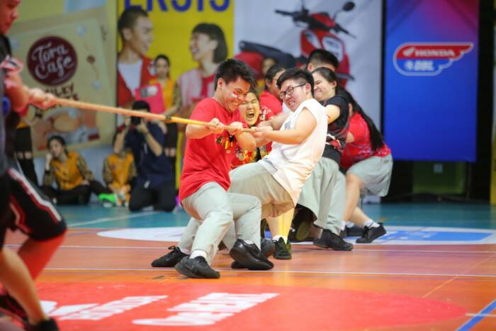 Tarik tambang (dbl.id) olahraga tradisional indonesia
