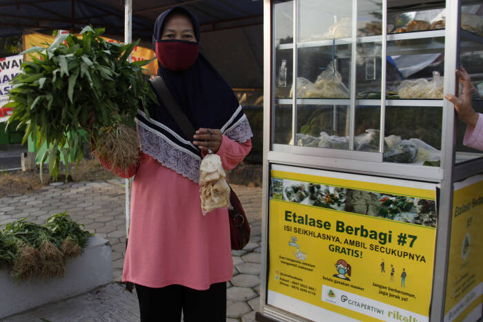 ANTARA FOTO/Maulana Surya AKSI ETALASE BERBAGI