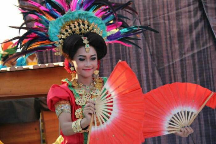 Tari Kipas Pakarena (photo/pinterest) tari kipas pakarena google doodle