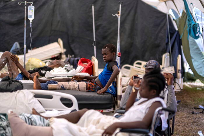 REUTERS/Ricardo Arduengo Pasca gempa berkekuatan 7,2 di Les Cayes.