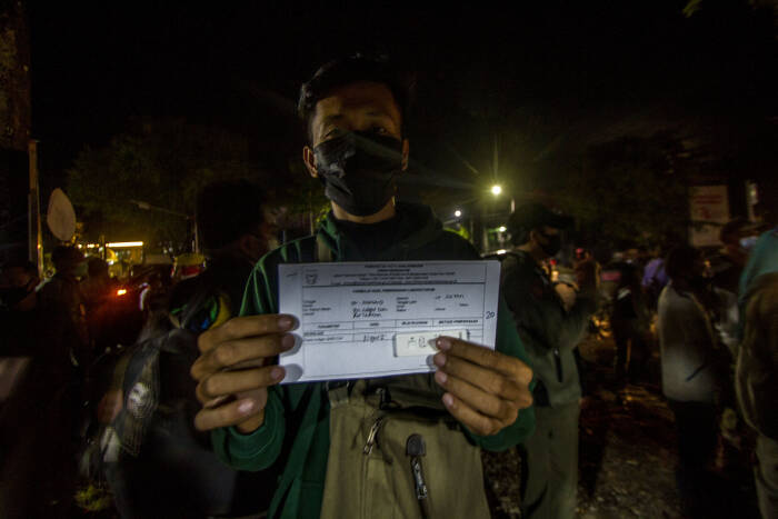 ANTARA FOTO/Bayu Pratama S TES CEPAT COVID-19 DI PINTU MASUK KOTA BANJARMASIN