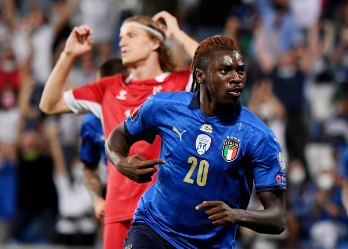 Moise Kean dari Italia merayakan gol pertama mereka (REUTERS/Alberto Lingria) Moise Kean dari Italia merayakan gol pertama mereka