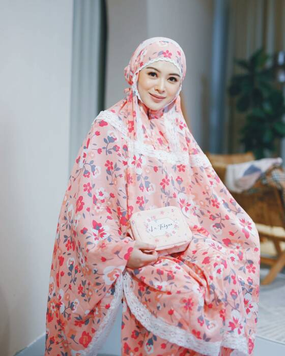 potret terbaru selebgram korea mualaf ayana moon