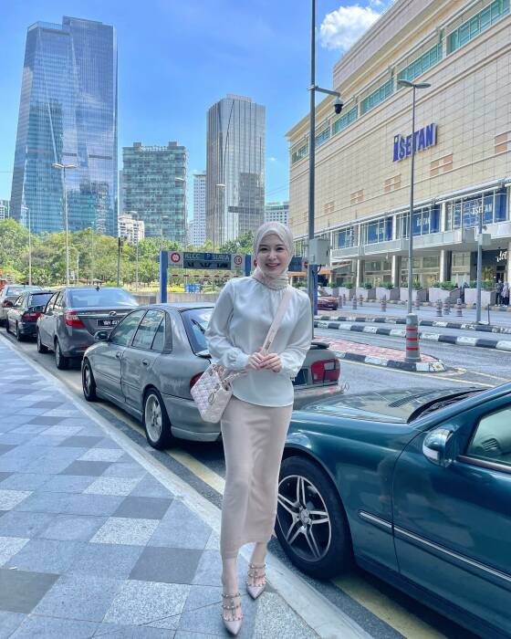 potret terbaru selebgram korea mualaf ayana moon