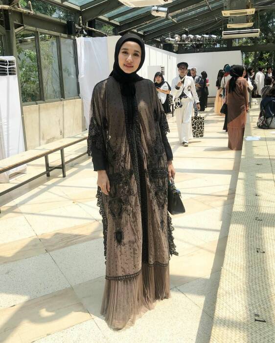 Inspirasi baju lebaran ala Laudya Cynthia Bella (Instagram/laudyacynthiabella)