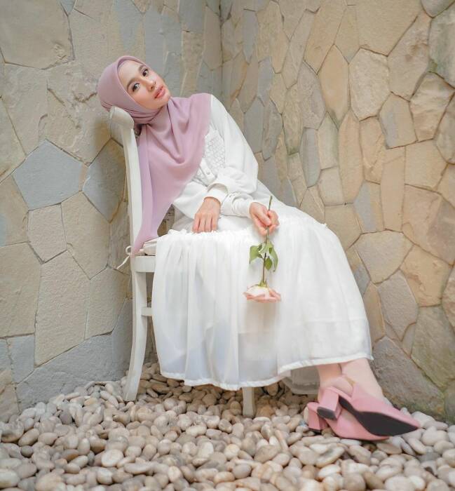 Inspirasi baju lebaran ala Laudya Cynthia Bella (Instagram/laudyacynthiabella)