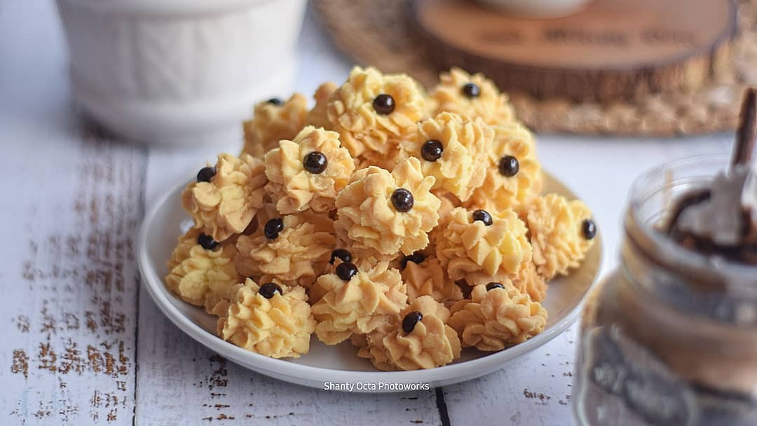Semprit (Instagram/@shantyoct) kue lebaran 2022