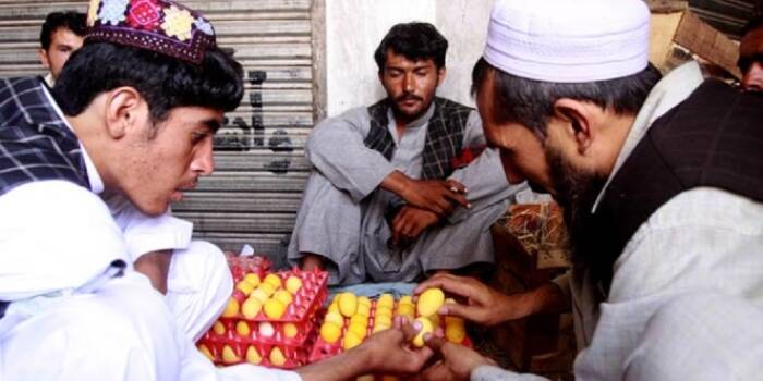 adu telur, tradisi unik di afghanistan 