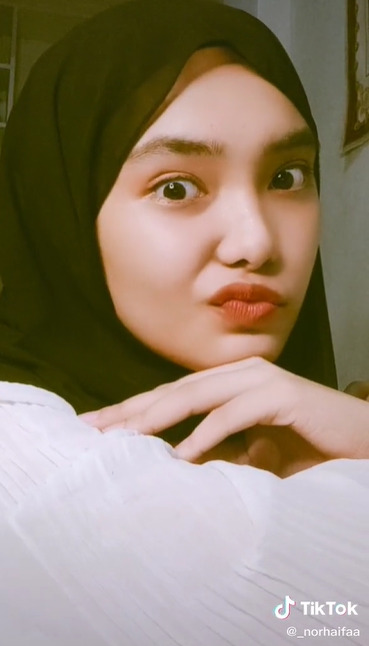 Norhaifa Hadi, gadis Filipina yang mualaf setelah belajar Islam. (TikTok/@_norhaifaa) Norhaifa Hadi, gadis Filipina yang mualaf setelah belajar Islam. (TikTok/@_norhaifaa)