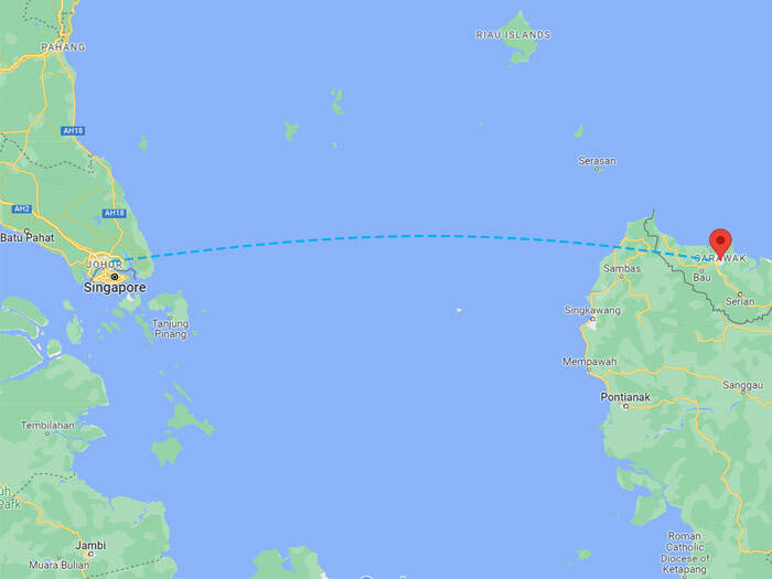 Rute pesawat dari Kuching, Serawak ke Johor Bahru, Malaysia melintasi wilayah Indonesia. (Foto/Google Maps)