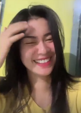 Wanita muda yang bilang 