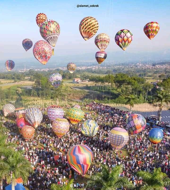 Festival Balon udara Wonosobo. (Foto/@slamet_cekrek)