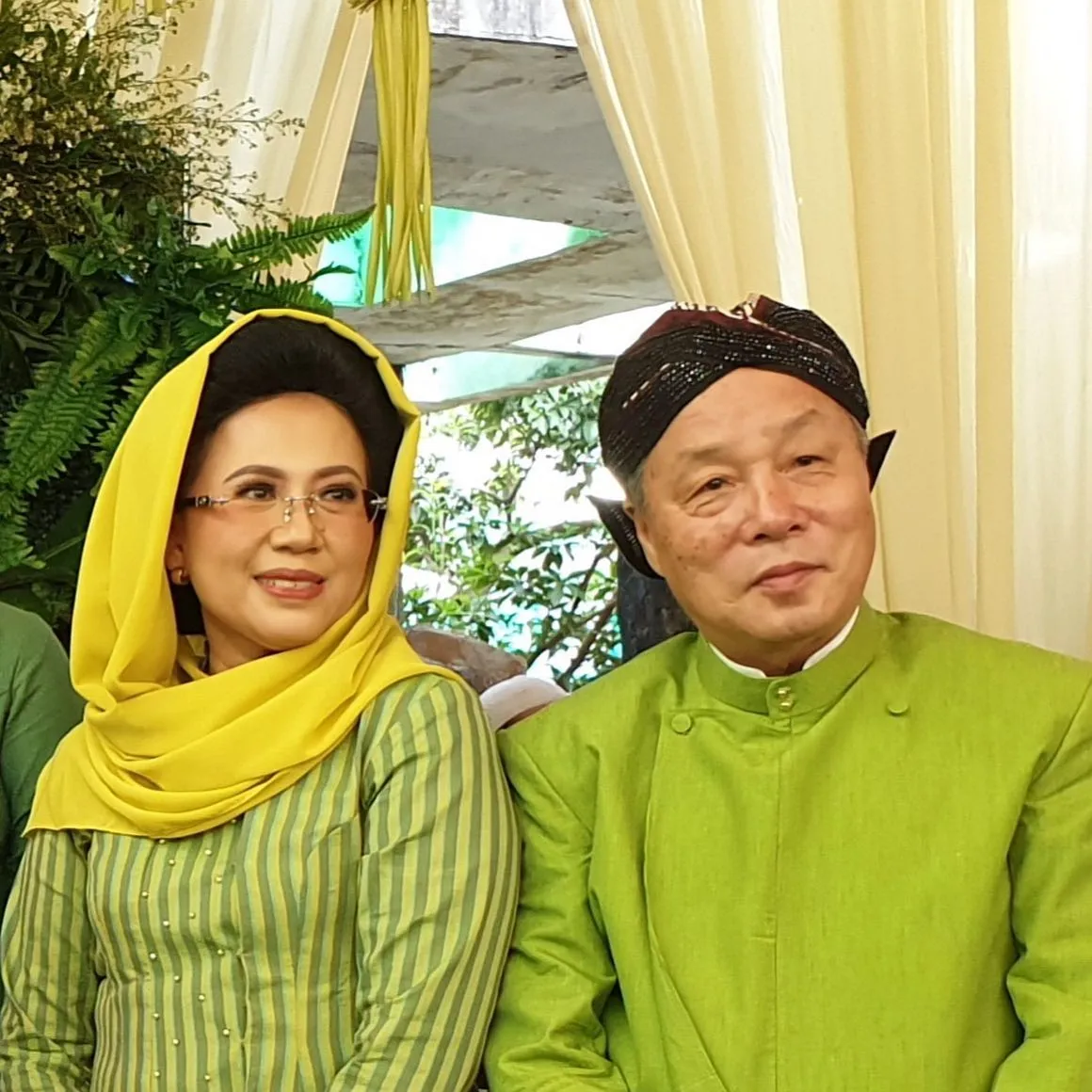 Ova Emilia, Rektor UGM terpilih untuk masa jabatan 2022-2027 bersama suaminya, Jang Keun Wong alias Abdul Nasir. (Instagram/@ovaemi)