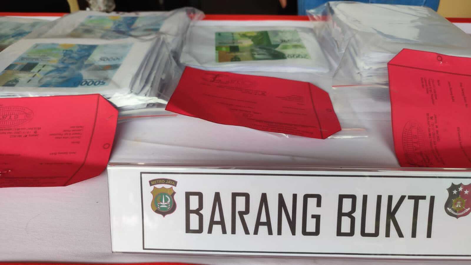 Polisi Gelar Jumpa Pers soal Uang Palsu. (Dok. Humas Polres Jakbar) Uang Palsu, Kalideres, Jakarta Barat