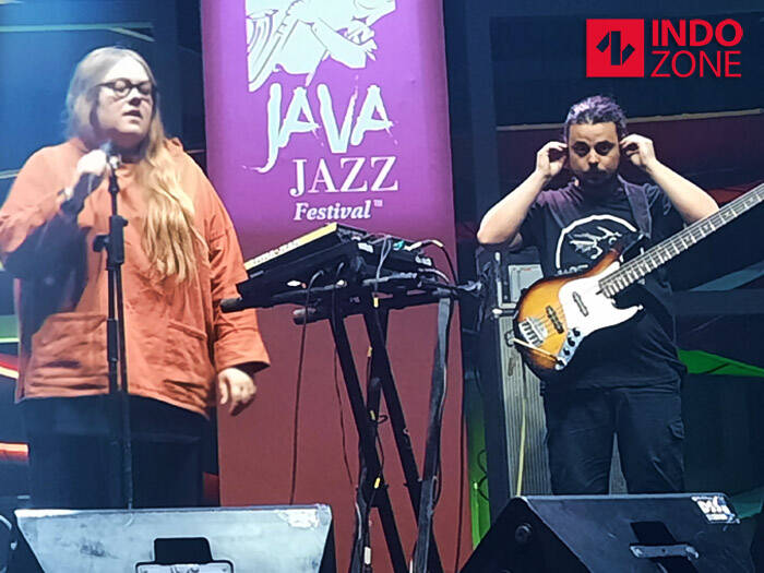 Emma - Jean Thacakaray saat tampil di Java Jazz Festival 2022. (INDOZONE/M Fadli). Emma - Jean Thacakaray saat tampil di Java Jazz Festival 2022. (INDOZONE/M Fadli).