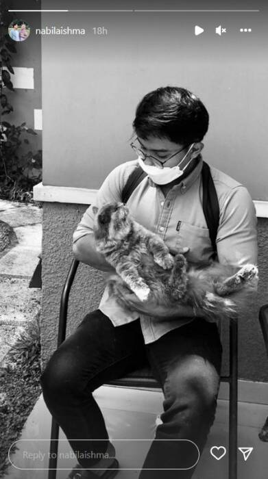 Unggahan Nabila Ishma perlihatkan momen Eril gendong kucing 
