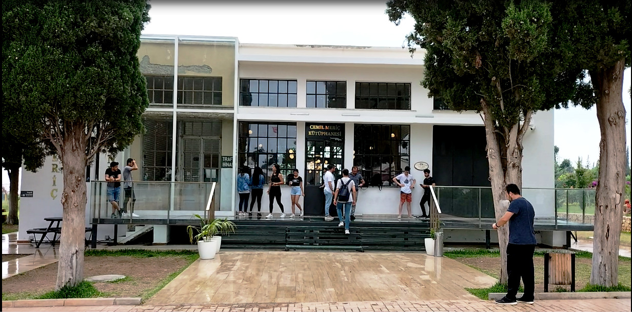 Perpustakaan Cemil Meric Turki (Elisa Oktaviana/IDZ Creators) Cemil Meric library