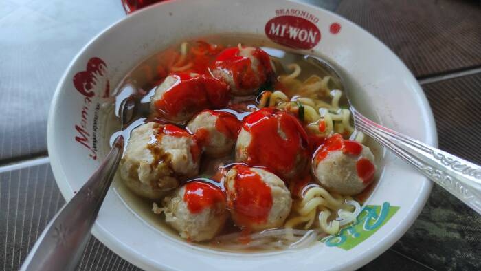 Bakso murah seporsi cuma Rp5 ribu. (Pramita Kusumaningrum/Z Creators) bakso