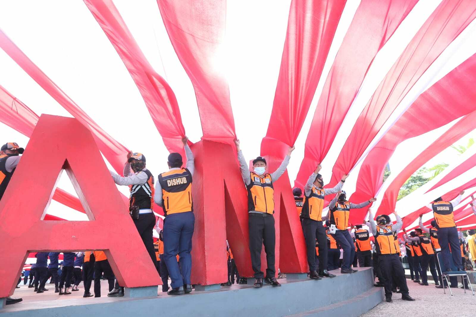 Bendera Merah Putih di Pantai Losari (Sandi Witness/Z Creators) pantai losari