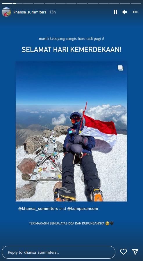 pendaki indonesia kibarkan bendera merah putih di gunung tertinggi eropa