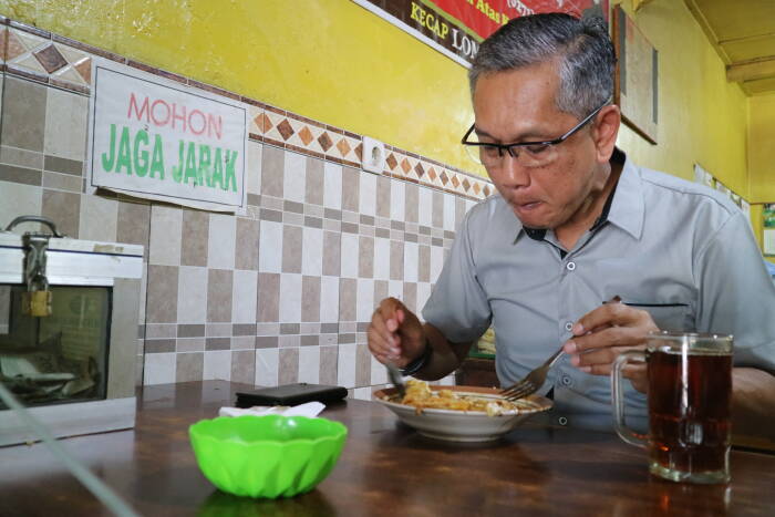 kupat tahu pak gombloh