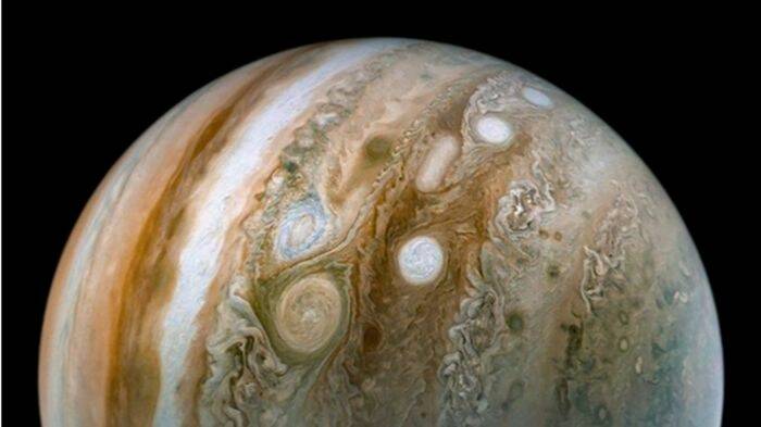 warna asli planet jupiter