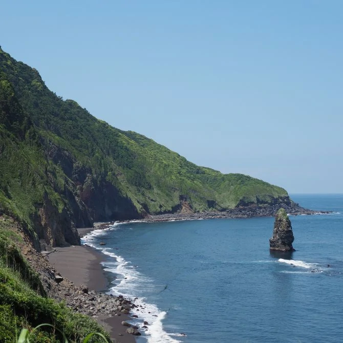 pulau berbahaya dan tidak layak dikunjungi manusia