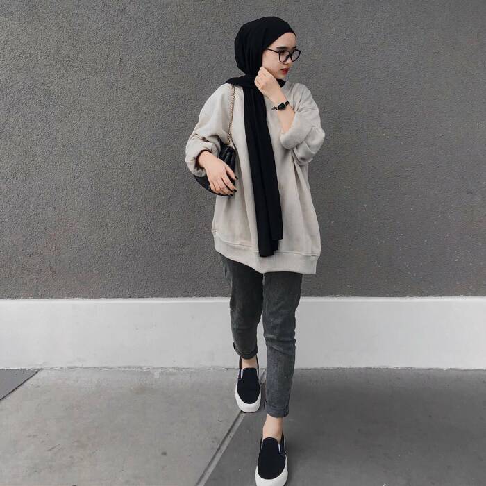 Ootd deals sweater hijab