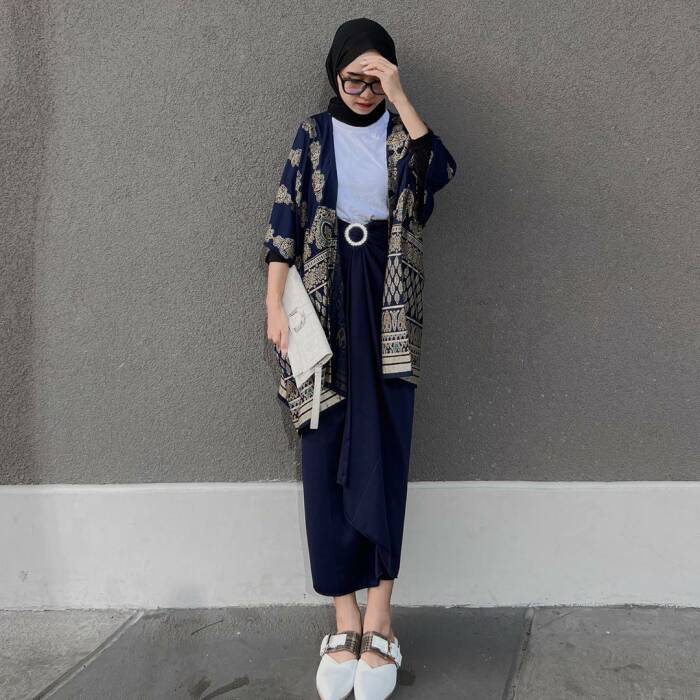 10 Ootd Batik Hijab Untuk Kondangan Formal Dan Kekinian Vlrengbr