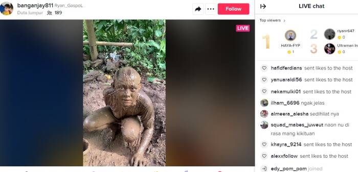 Pemuda live TikTok mandi lumpur 24 jam (TikTok/banganjay811)