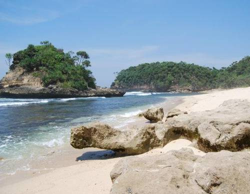 pantai di malang