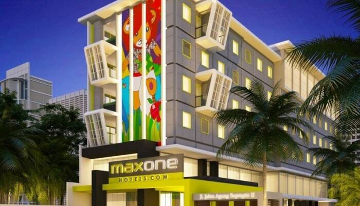 Max One Hotel 