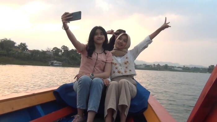 Sensasi naik perahu mengelili Waduk Saguling (Z Creators/Martin) saung makkah