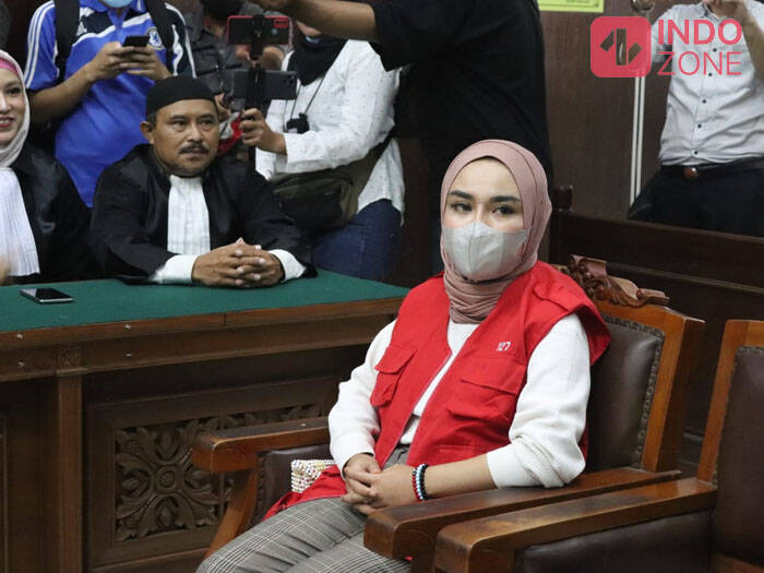 Medina Zein menghadiri sidang putusan di Pengadilan Negeri Jakarta Selatan, Kamis (29/9/2022). (INDOZONE/Arvi Resvanty) Medina Zein menghadiri sidang putusan di Pengadilan Negeri Jakarta Selatan, Kamis (29/9/2022). (INDOZONE/Arvi Resvanty)
