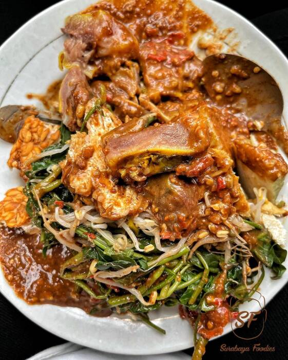 Rujak Cingur yang tak disukai Jirayut (Instagram/surabayafoodies)