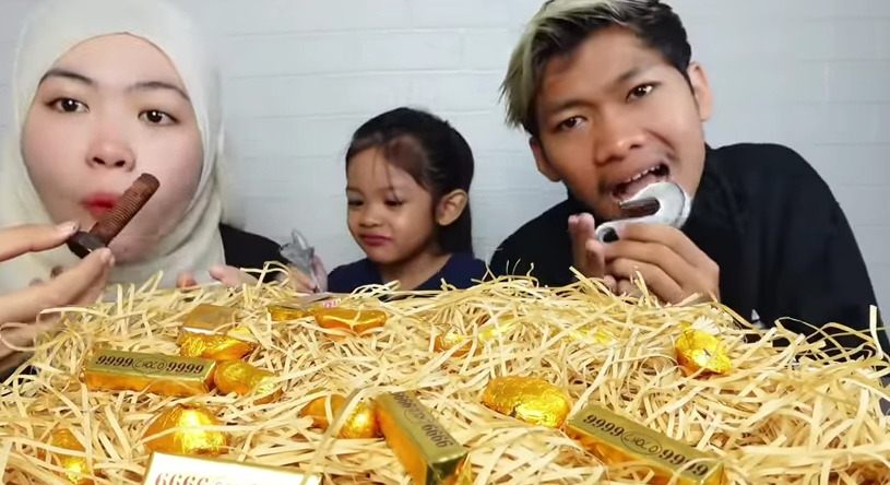 mukbang besi (YouTube/Nor Ranita)